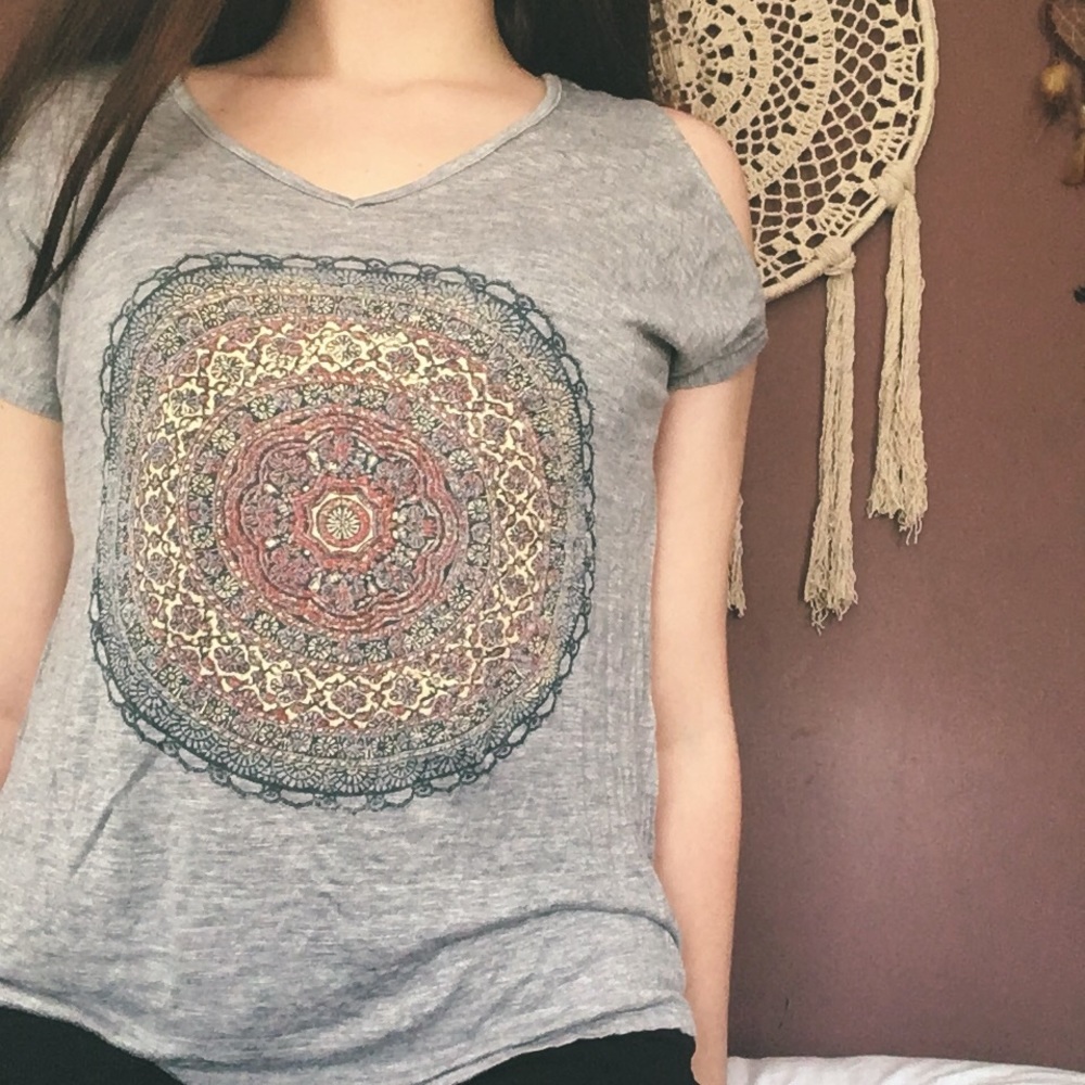 NWOT Bohemian Mandala Cold Shoulder Top Shirt